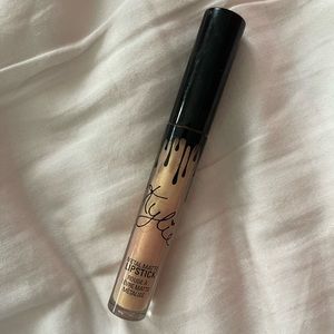 kylie cosmetics heir liquid lipstick